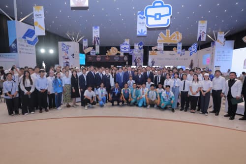 Rahbar va talaba-yoshlar uchrashuvi bo‘lib o‘tdi